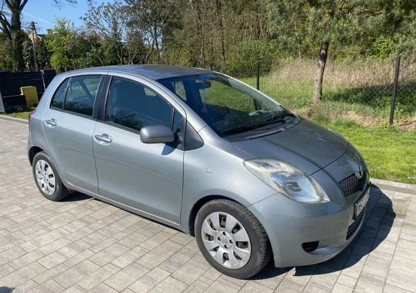 Toyota Yaris cena 10900 przebieg: 260000, rok produkcji 2006 z Sochaczew małe 16